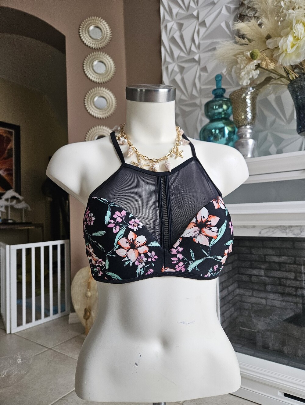 Xhilaration Black Floral High-Neck Sports Bralette